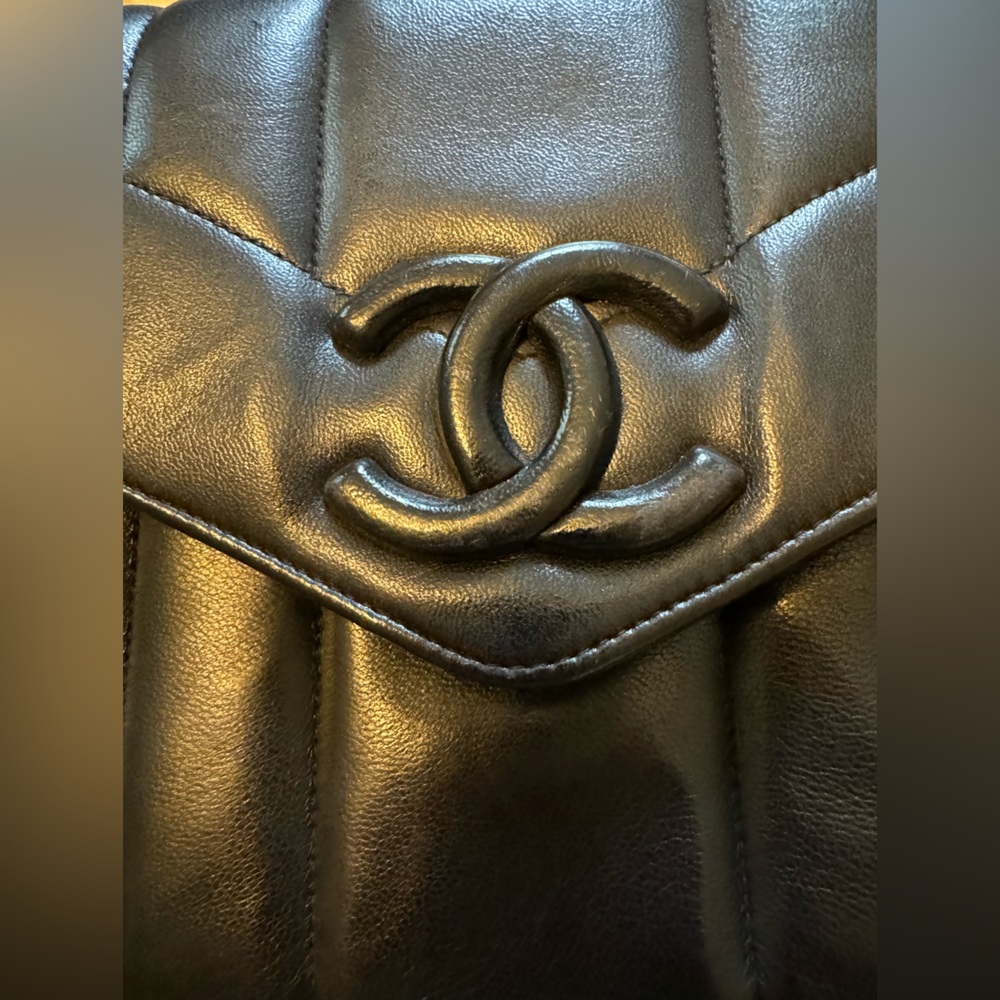 CHANEL Karl Lagerfeld Vertical Chevron Flap Bag CC Lambskin Shoulder Bag Black - Picture 4 of 16